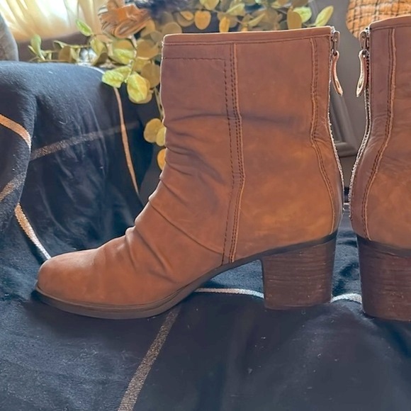 🌟ROCKPORT Ankle Bootie Natashya, Sz. 9.5  Grayish-Brown, Comfy & Cute 🤠 - Picture 2 of 12